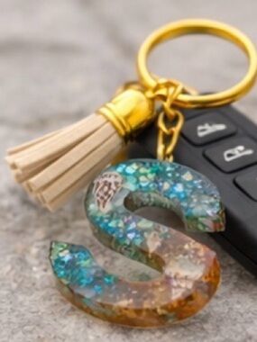 Personalized Sparkling Beach Ocean Style Initial Keyring with Beige Tassel